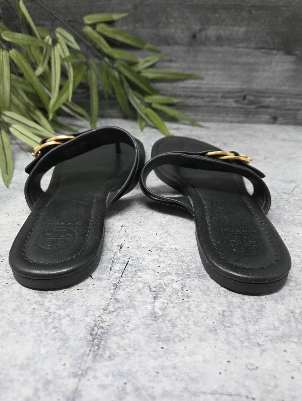 Tory Burch Marsden Black Leather Flat Thong Sandal Gold Hardware Size 8